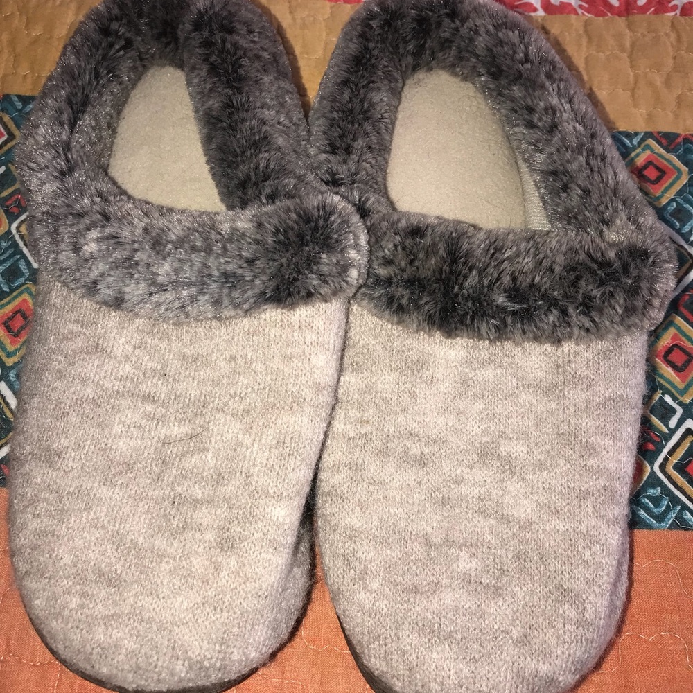 Dearfoam Memory Foam Slippers